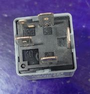 Relevador (Relay) número 429 Original para New Bettle, Jetta y Passat  (controla la Bomba De Gasolina).