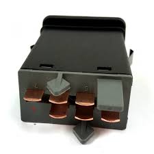 SWITCH / BOTON (INTERRUPTOR) DE INTERMITENTES BRUCK VOLKSWAGEN JETTA A4 99/15 2.0L GOLF A4 2.0L 99/07 TIENE 7 TERMINALES ALTA RESISTENCIA = 1J0953235J BRUCK