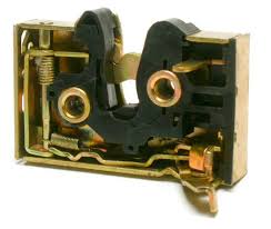 CHAPA DE PUERTA DELANTERA IZQUIERDA BRUCK VOLKSWAGEN ATLANTIC 17L Y 18L 81/87 CARIBE 1.6L 1.7L Y 1.8L 77/87 JETTA A2 1.8L 88/92 GOLF A2 1.8L 88/92 CORSAR 1.8L 85/88 = 327837015B BRUCK