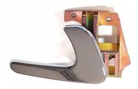 MANIJA INTERIOR DE PUERTA DELANTERA Y TRASERA DERECHA BRUCK VOLKSWAGEN POINTER TODOS LOS MODELOS COLOR CROMADA CON BASE = 373867404CROM BRUCK