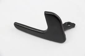 MANIJA INTERIOR DE PUERTA DELANTERA Y TRASERA DERECHA BRUCK VOLKSWAGEN POINTER 00/05 METAL COLOR NEGRA BOLSA CON UNA PIEZA PRECIO POR PIEZA VENTA POR PIEZA = 373868404MENE BRUCK