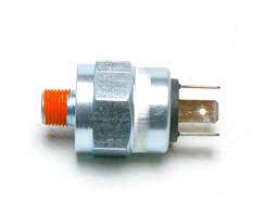 BULBO DE FRENOS (STOP) ROADSTAR VOLKSWAGEN SEDAN 1.6L 3 PATAS = 113945515G BRUCK
